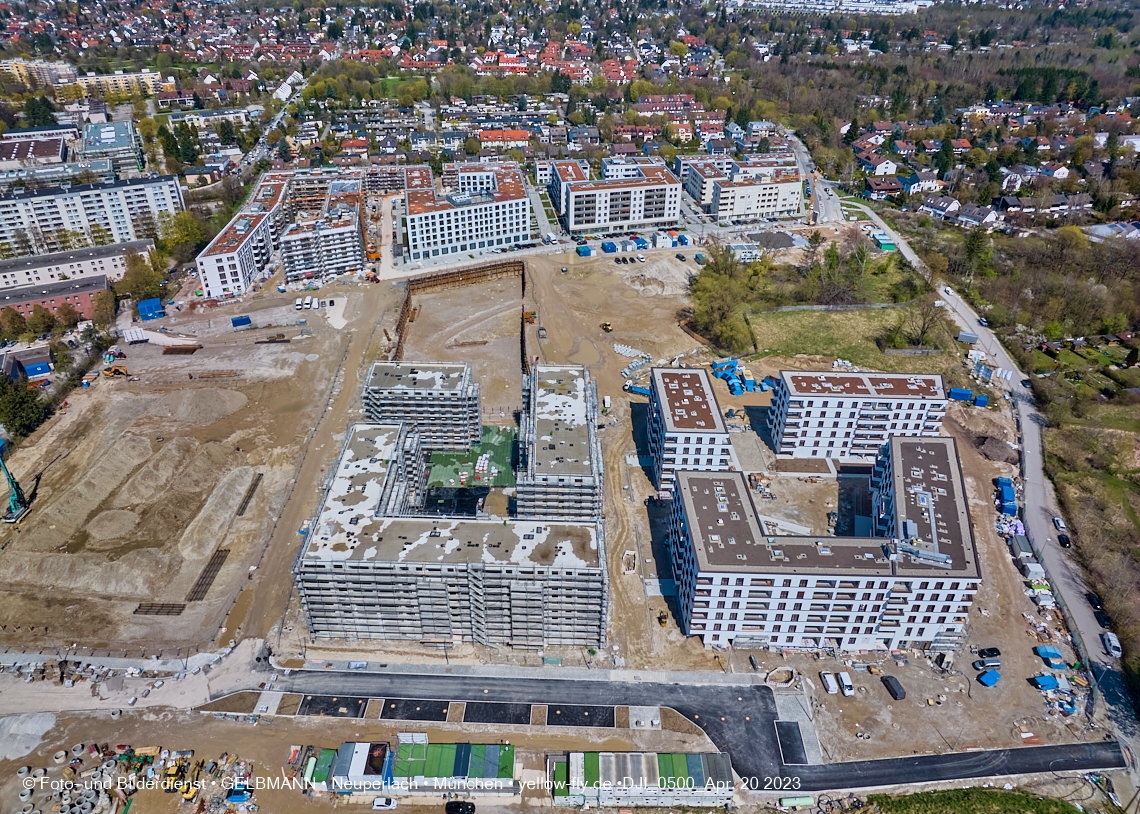 21.04.2023 - Luftbilder von der Baustelle Alexisquartier und Pandion Verde in Neuperlach
